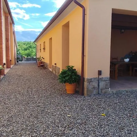 Campo Cantina Sulla Гаворрано